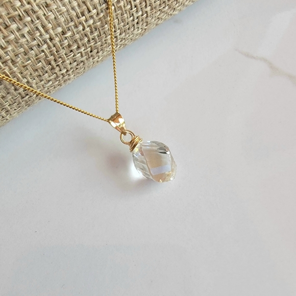 ROCK CRYSTAL Necklace Minimalist Crystal Gemstone CLEAR - Picture 2 of 5